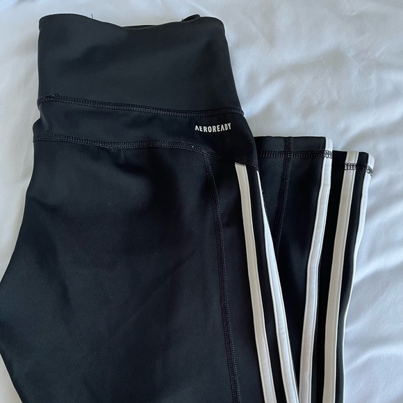 Woman’s Adidas workout leggings - Picture 2 of 5
